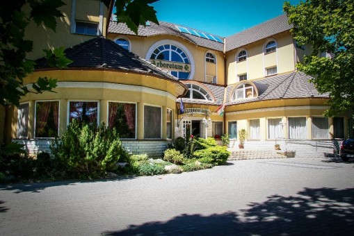   - Arborétum Hotel Harkány