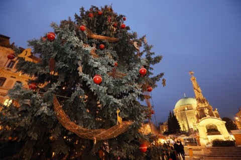  - Pécsi Advent